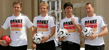 Gesprengtes Team: Oliver Biergoff, Jürgen Klinsmann, Joachim Löw und Andreas Köpke.