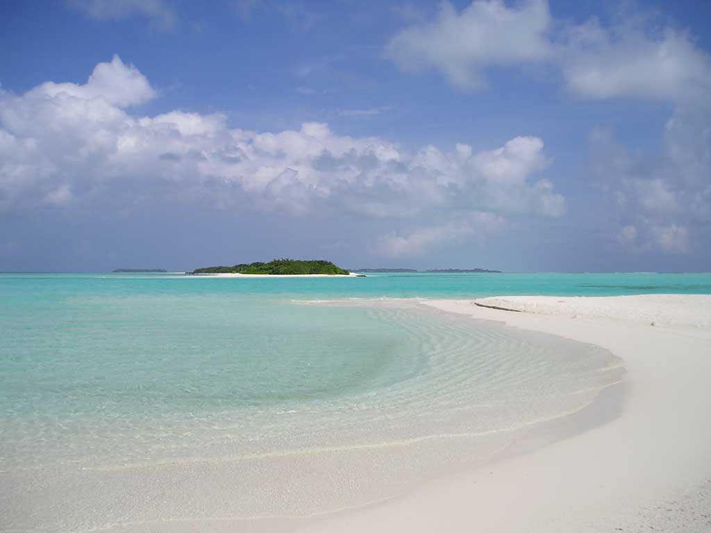 unbewohnte-insel-strand.jpg