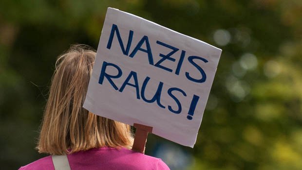 nazis_raus.jpg