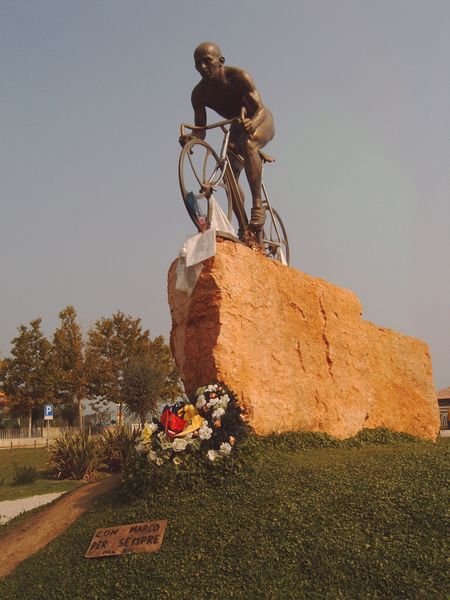 Pattanidenkmal_in_Cesenatico.jpg