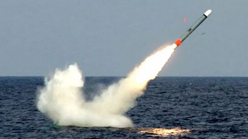 submarine_missile_launch.jpg