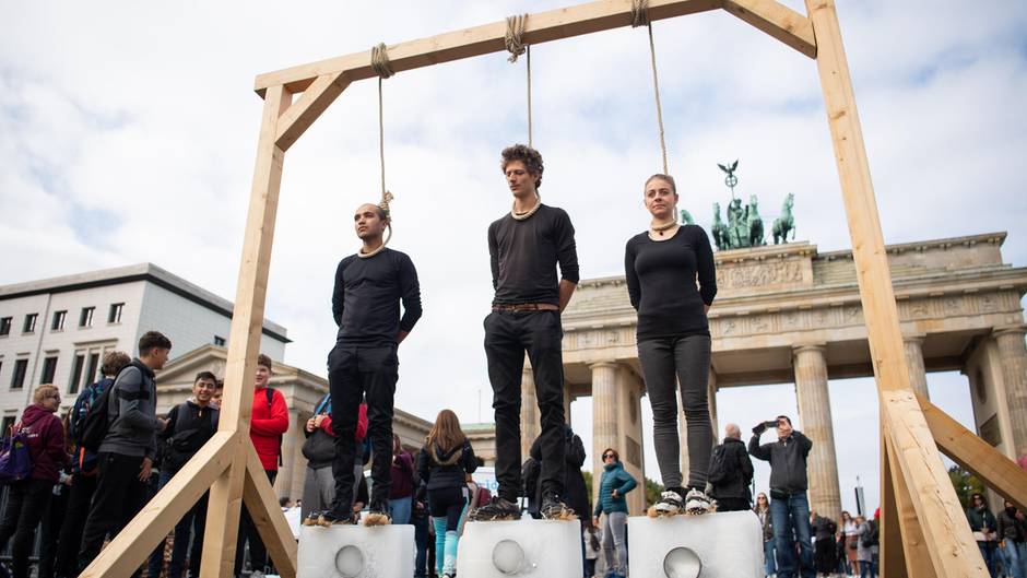 klimastreik-klimaprotest-galgen-berlin.jpg