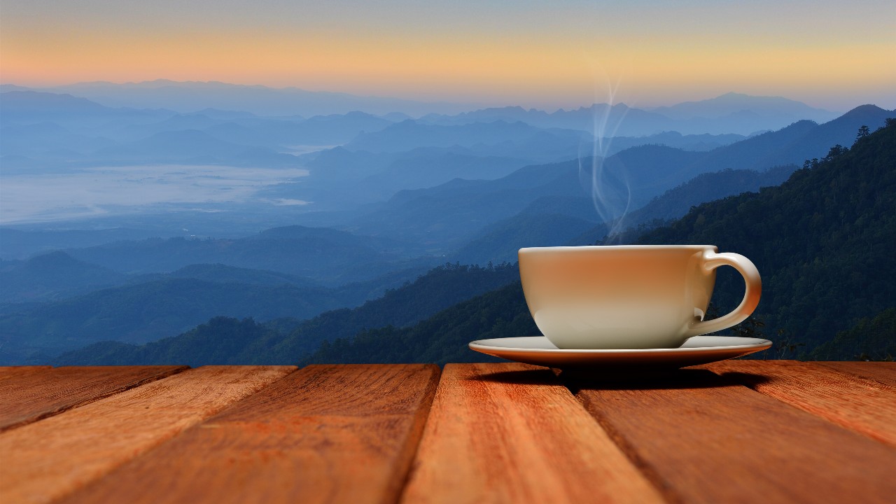 one-cup-coffee-steam-mountains_5120x2880.jpg