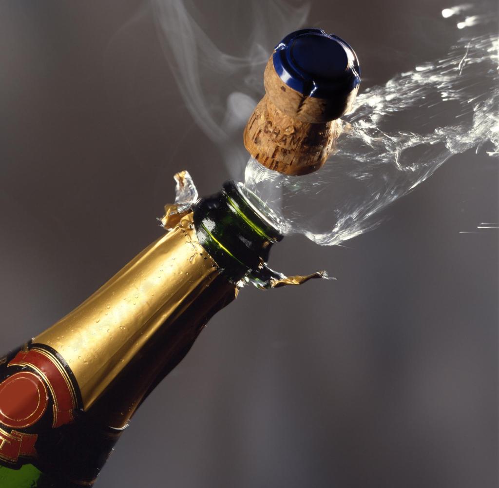 popping-champagner-cork.jpg