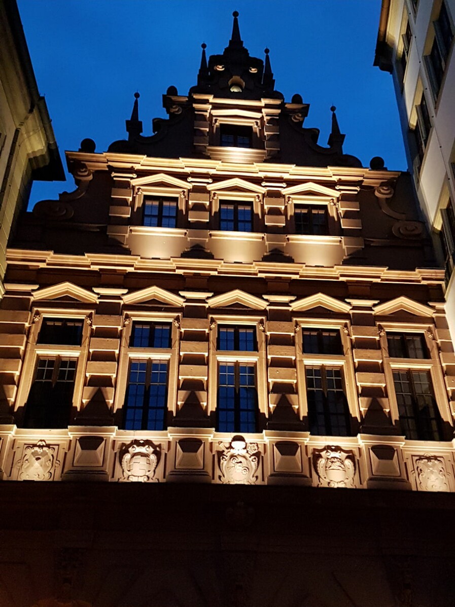 rathaus_beleuchtet.jpg