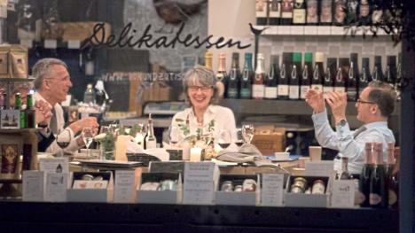 stoltenberg_und_maas_im_restaurante.jpg