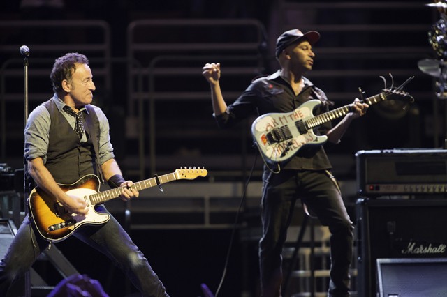 bruce_springsteen_and_the_e_street_band-....jpg