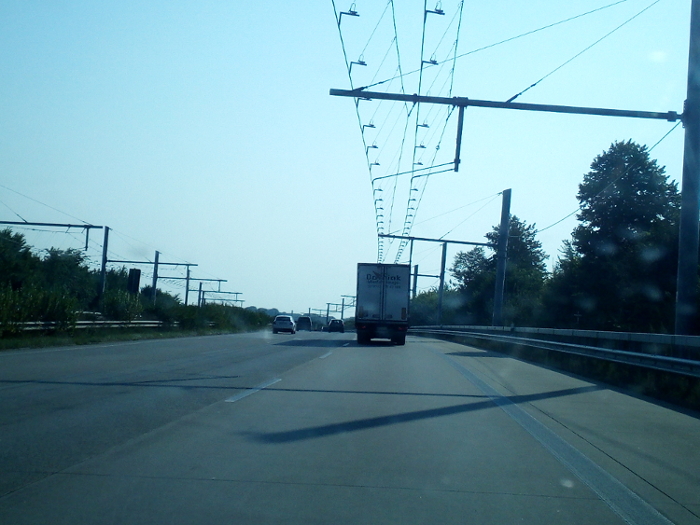 powerline_at_the_highway_germany_sh_(kopie).jpg