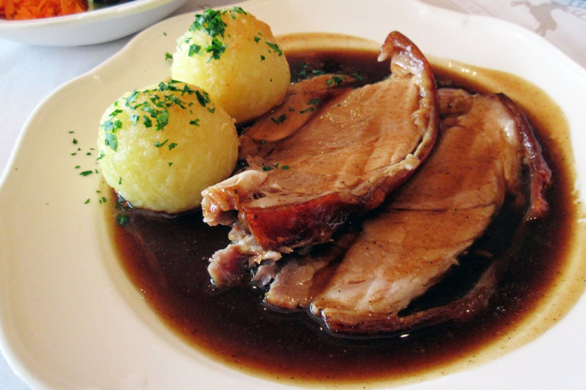schweinsbraten_mit_kn__del__.jpg
