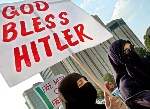 2muslima_demo_godblesshitler.jpg