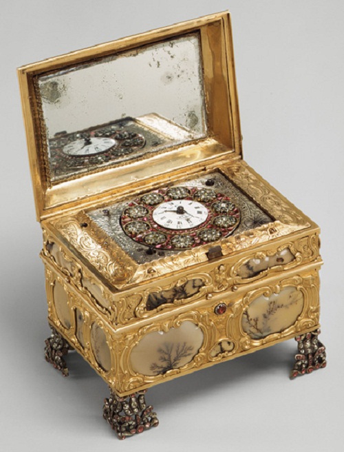 necessaire-incorporating-an-automaton-watch-ca.jpg