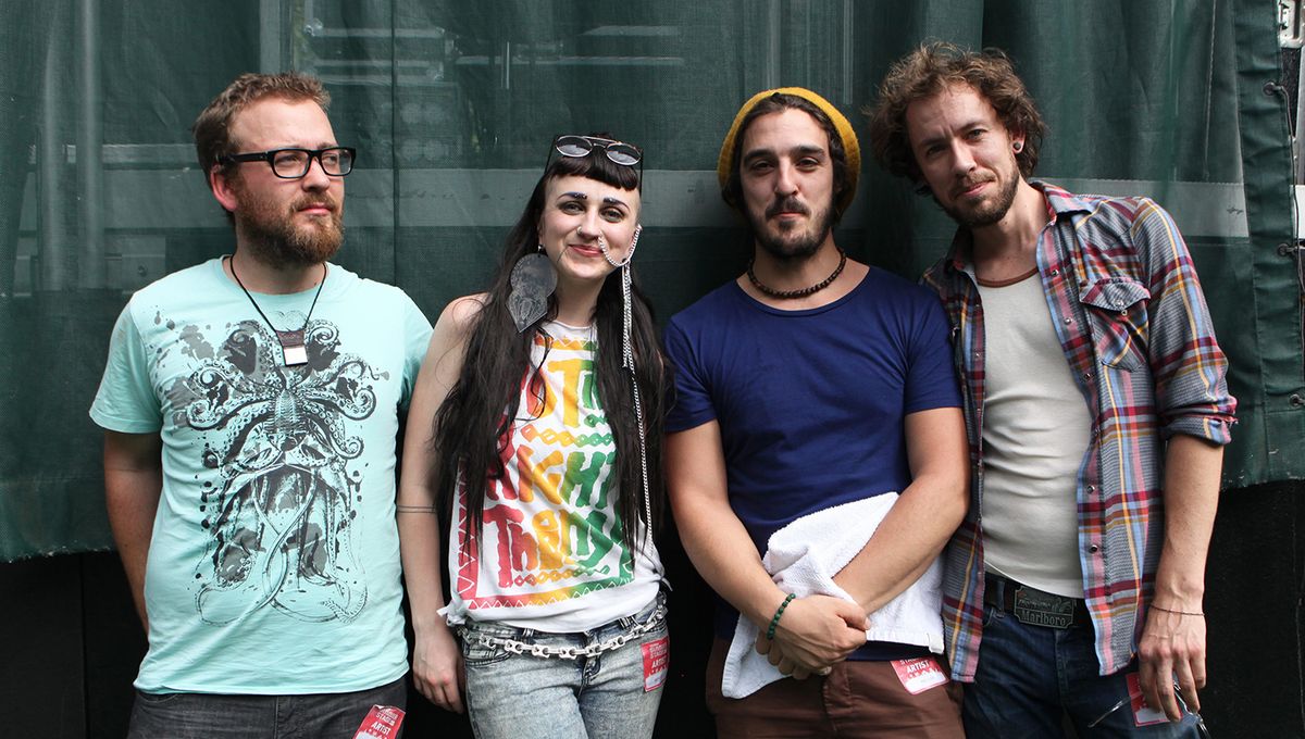 hiatus-kaiyote-band-pic-janette-beckman_(1).jpg