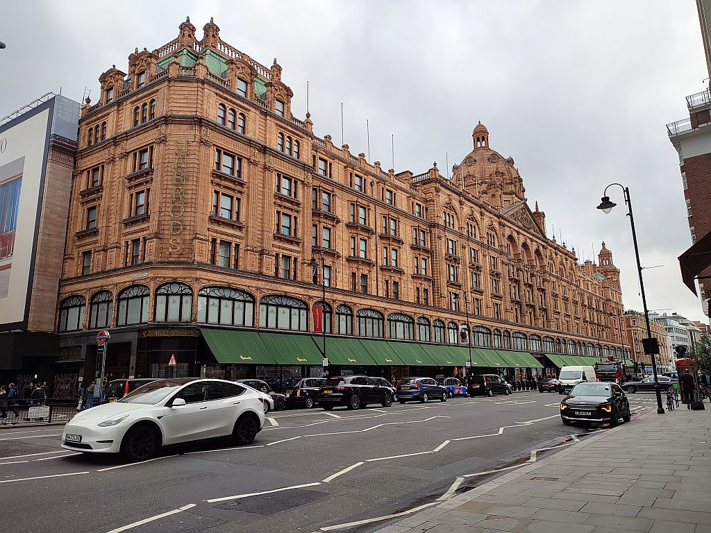london_harrods_01.jpg
