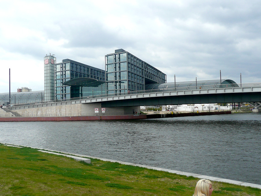 berlin_hauptbahnhof.jpg