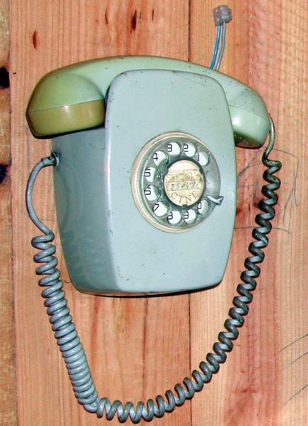 433px-telefon_telef_nica.jpg