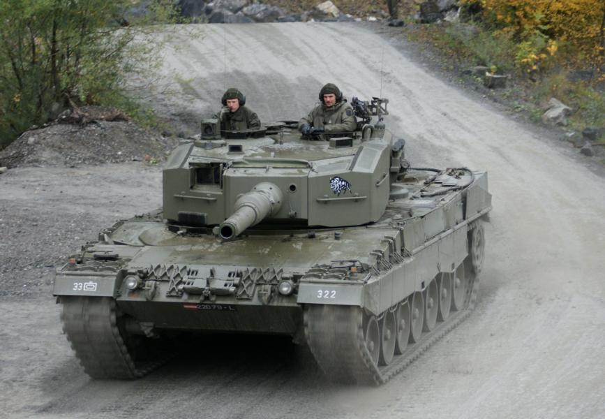 k800_leopard_2a4_austria_4.jpg